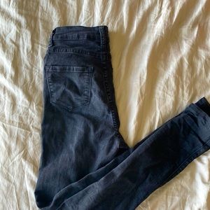 Black ripped skinny jeans